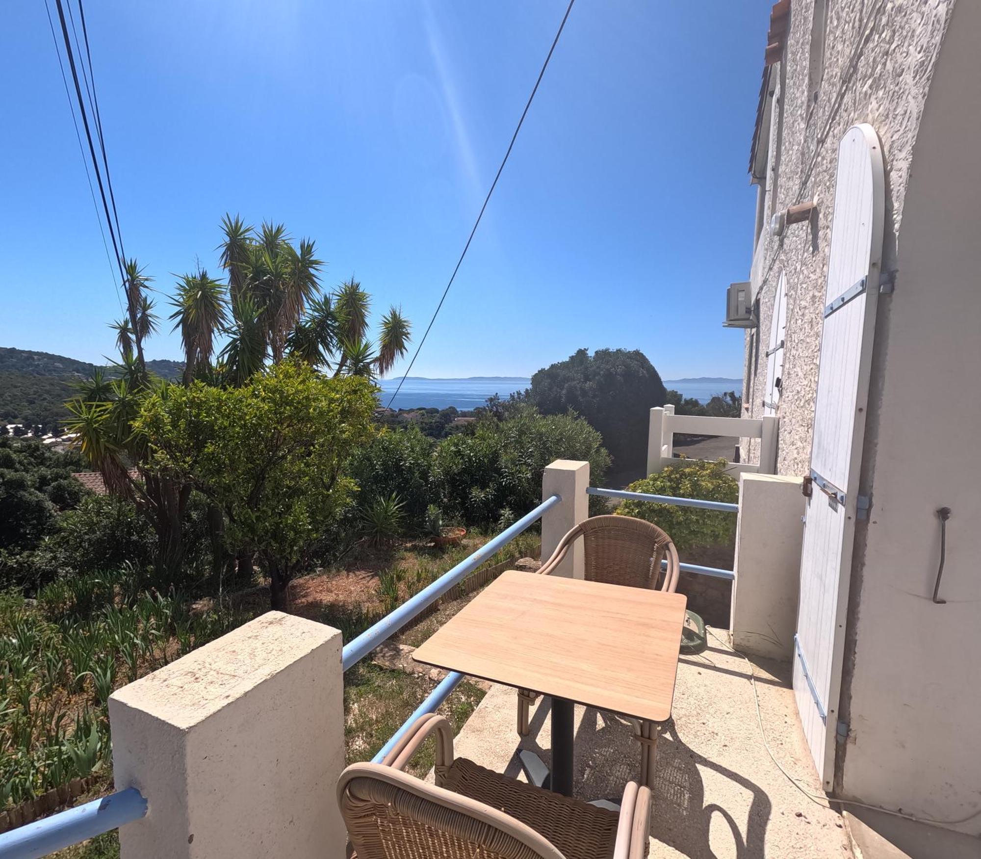 Azur Hotel Le Lavandou Exterior photo