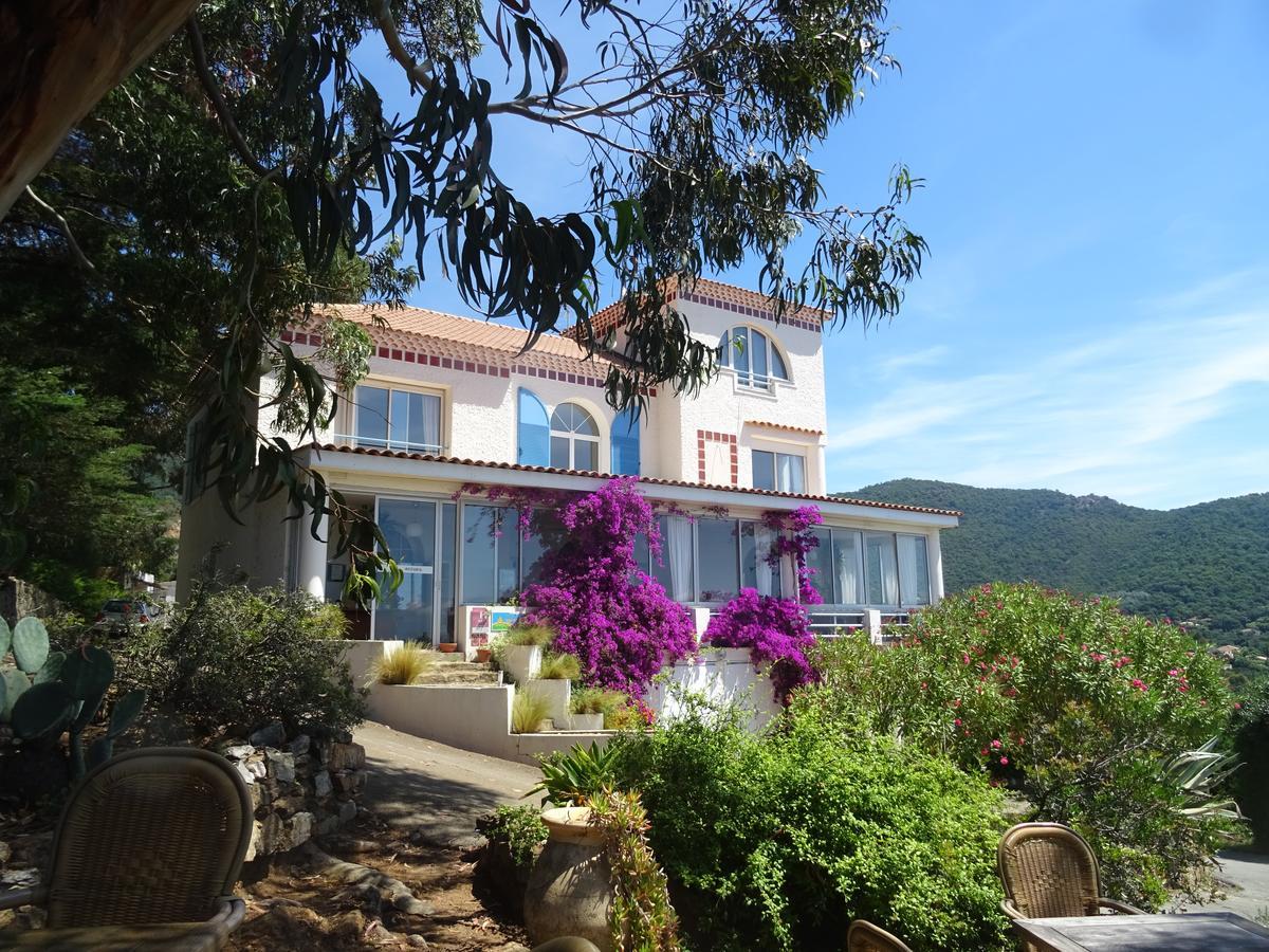 Azur Hotel Le Lavandou Exterior photo