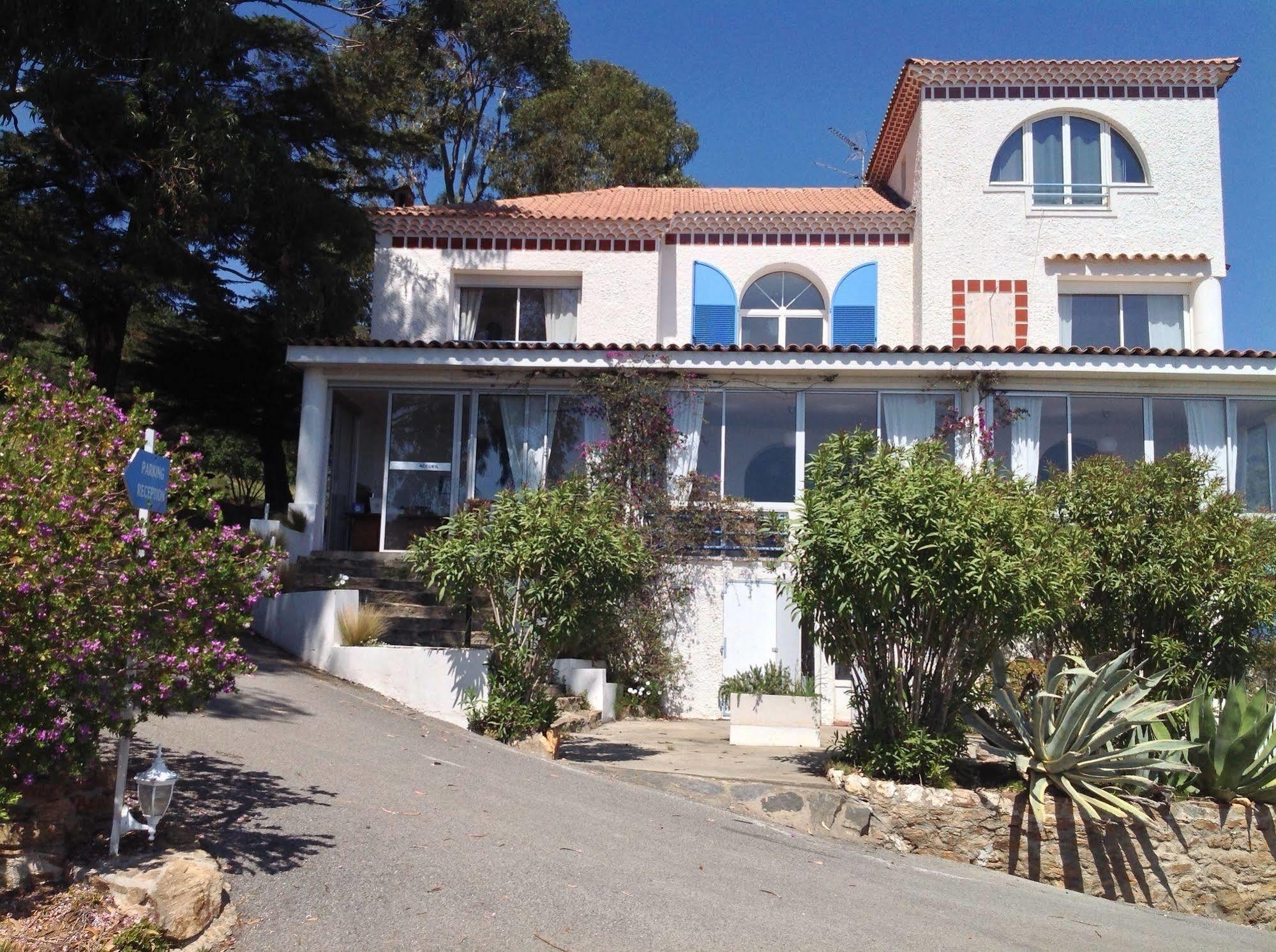 Azur Hotel Le Lavandou Exterior photo
